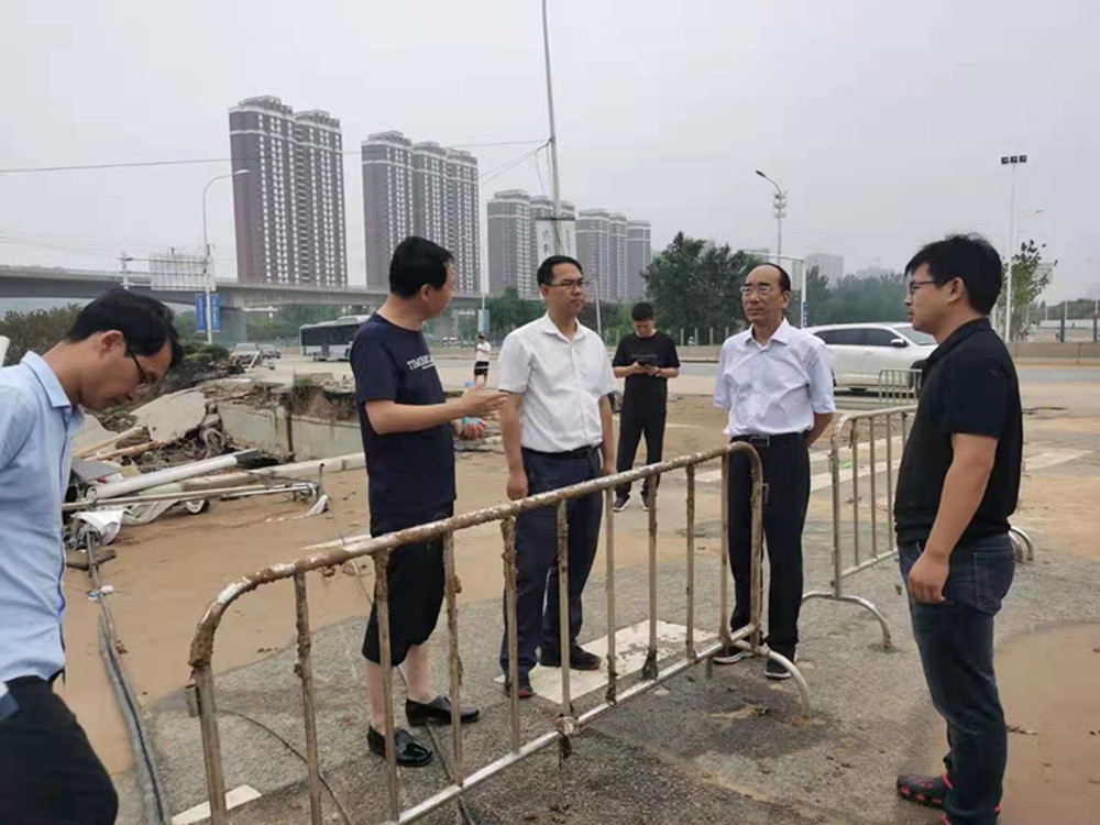 乐鱼官方网站-乐鱼(中国)
党委书记、董事长、总经理秦广远赴市政项目检查指导灾后恢复重建工作